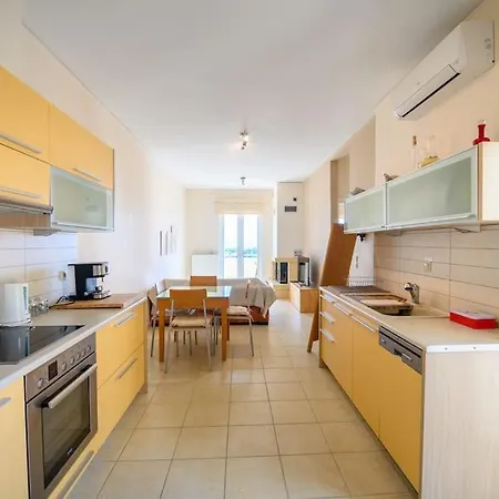 Dafni's Seaview House Lägenhet